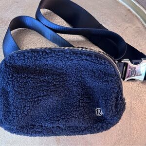Lululemon Black Everywhere Sherpa Crossbody/Belt Bag